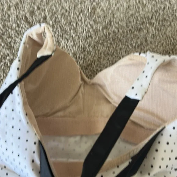 Lululemon built in bra Tank *Rare design - Picture 8 of 8
